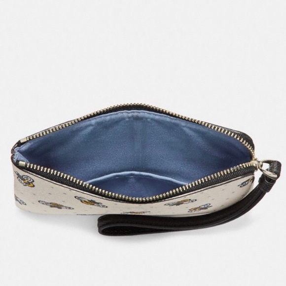 ๐๐NWT Authentic Coach Queen Bee Wristlet๐๐ - Picture 2 of 8